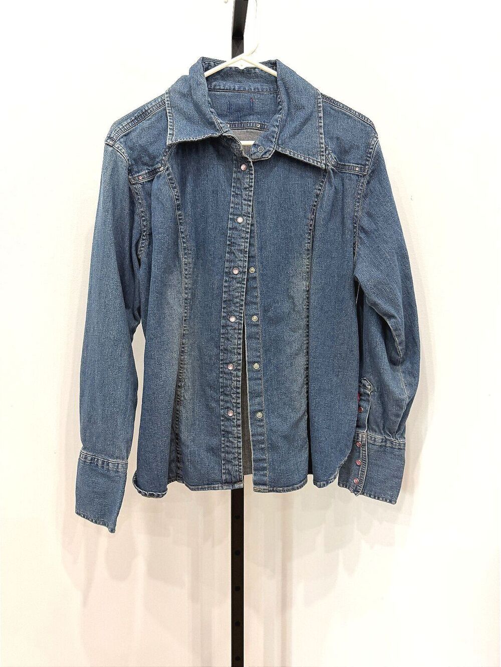 Levi's Classic Denim Button-Up Shirt Women's Shaped Pink Rhinestones